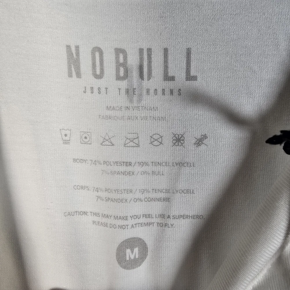 NWT NOBULL Kids Unisex Classic White Tee Size M